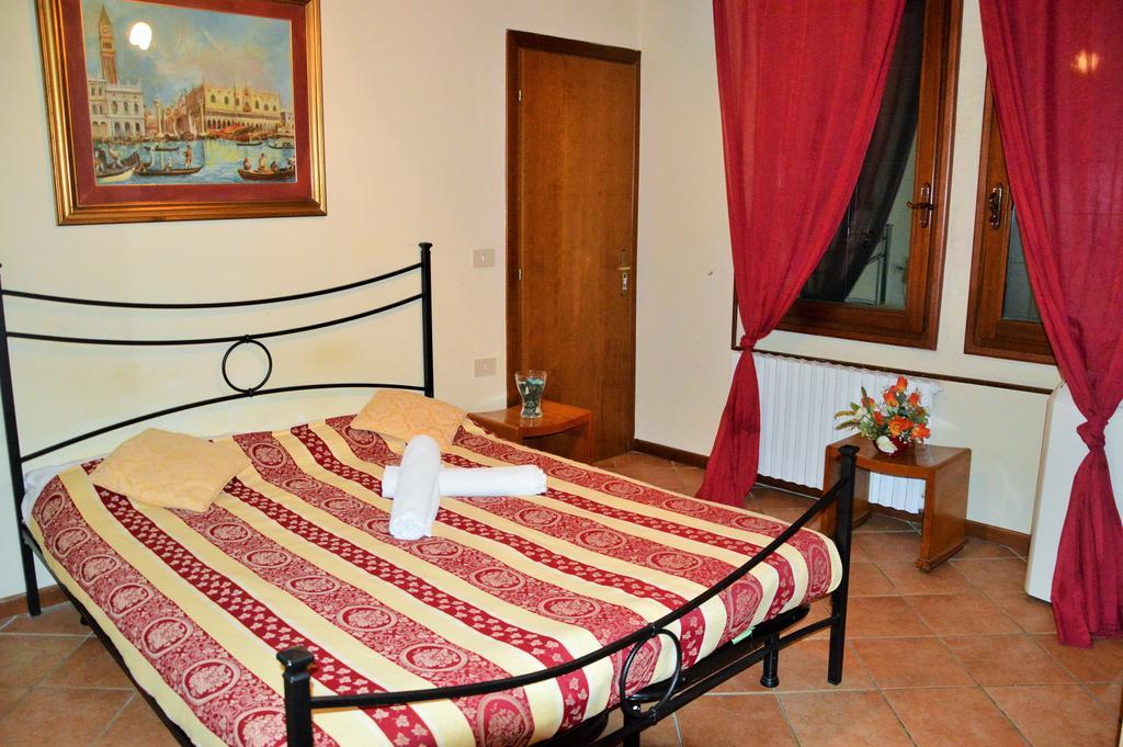 Hotel Rialto House Venezia Esterno foto